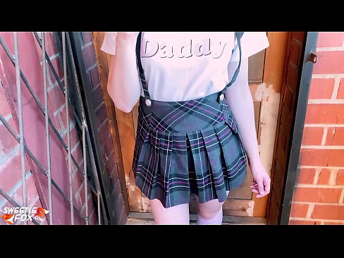 ❤️ Schoolgirl Sucks a dick gu domhainn agus fucks an àite clasaichean. ️  Porno  aig gd.alluremagazine.top ❌❤